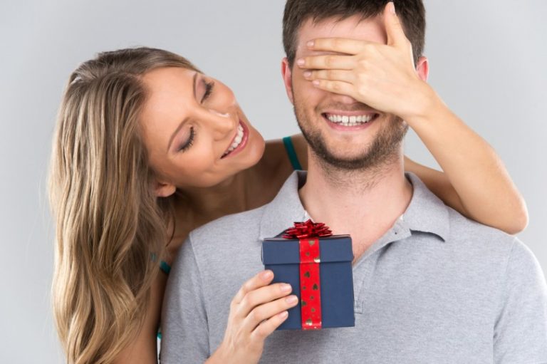 GIFT IDEAS TO MAKE YOUR BOYFRIEND’S DAY SPECIAL