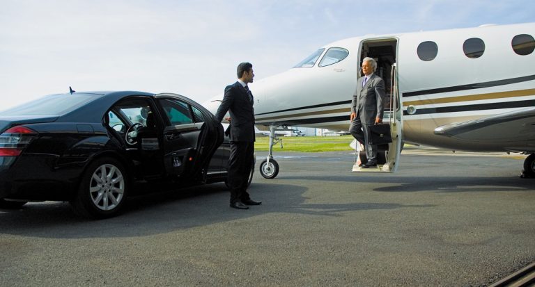 What Are The Benefits Of Hiring The LGA Airport Car Service?