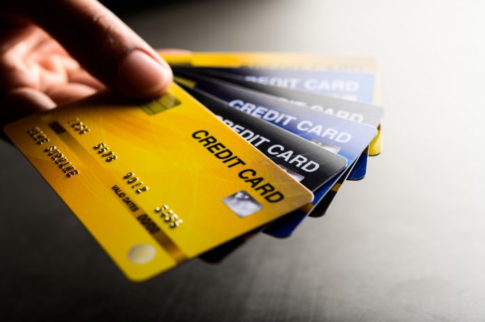 Five Reasons You Need to Avoid Credit Cards and Switch to Cash