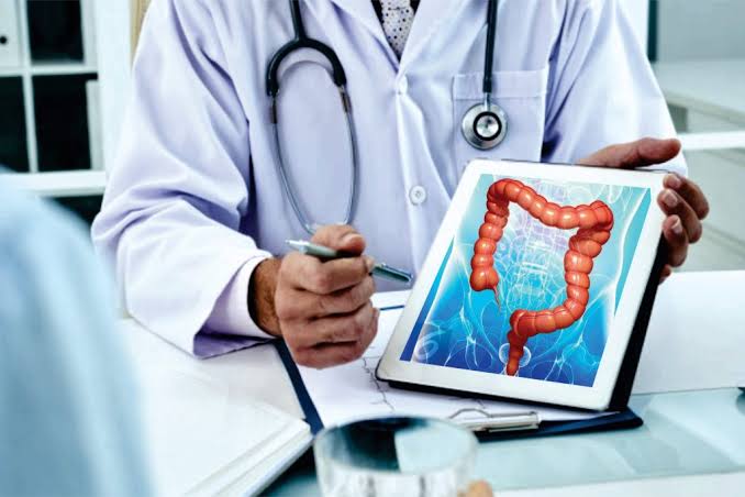 When is one referred to a gastroenterologist? What tips should be considered before choosing the same?